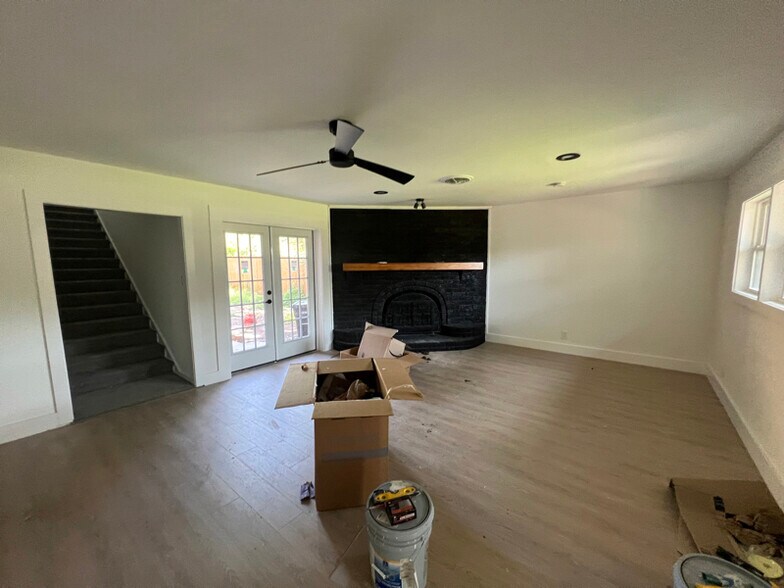 Building Photo - 1017 Tosch Ln