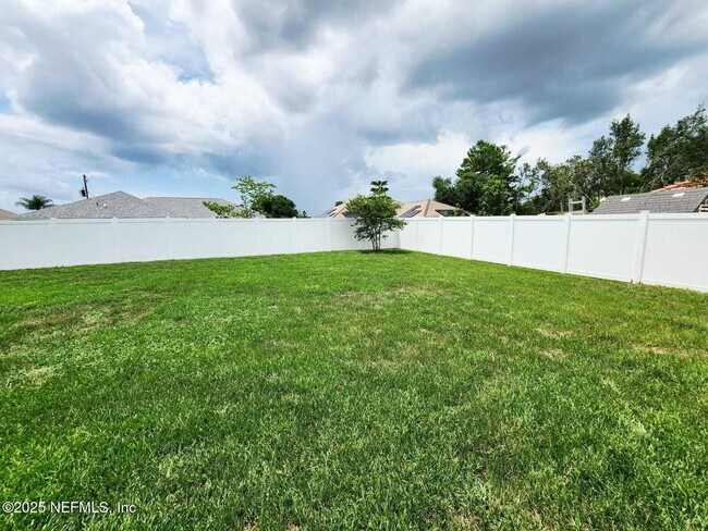 Building Photo - 27 Farmsworth Dr
