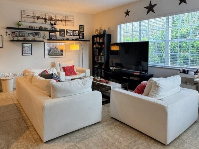 Building Photo - 834 Verona Lake Dr