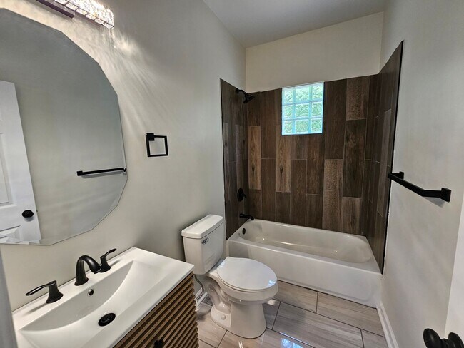 Building Photo - 274 Bledsoe Dr