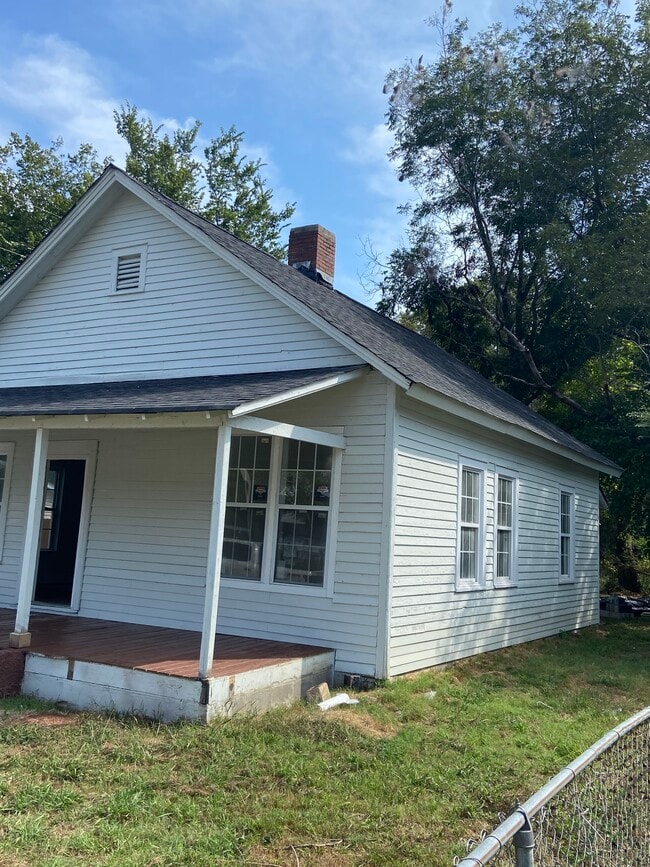 Building Photo - 114 N Missouri St