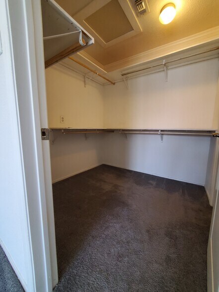 Walk in closet - 9140 Timber Path