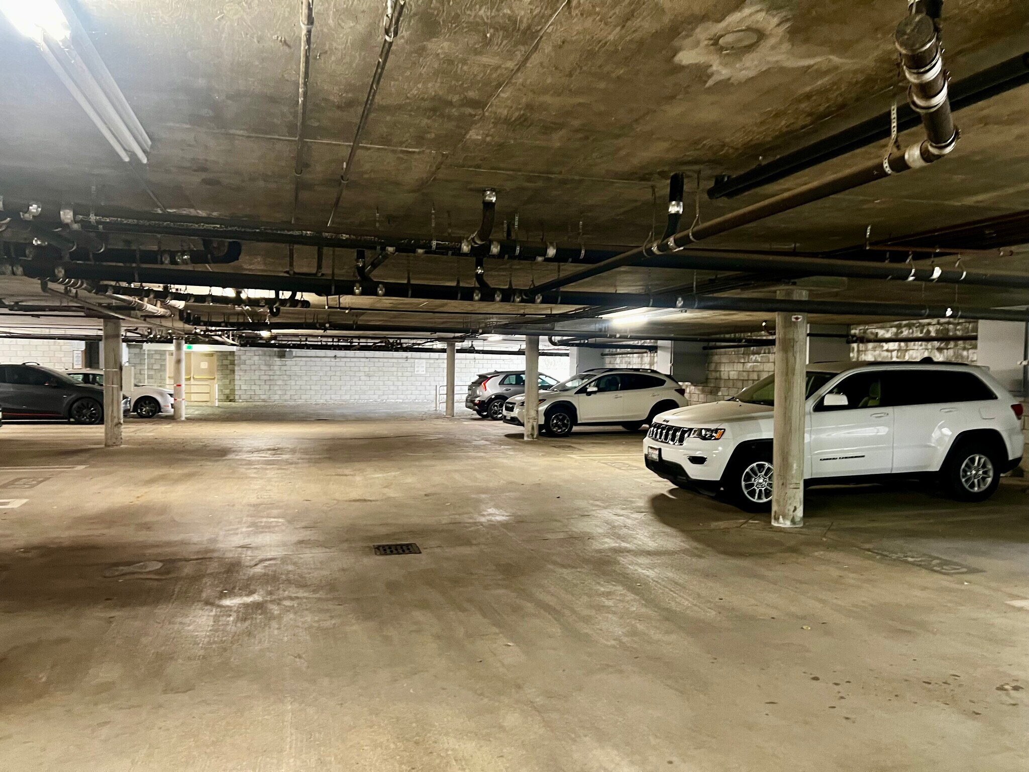 Building Photo - 24149 Del Monte Dr