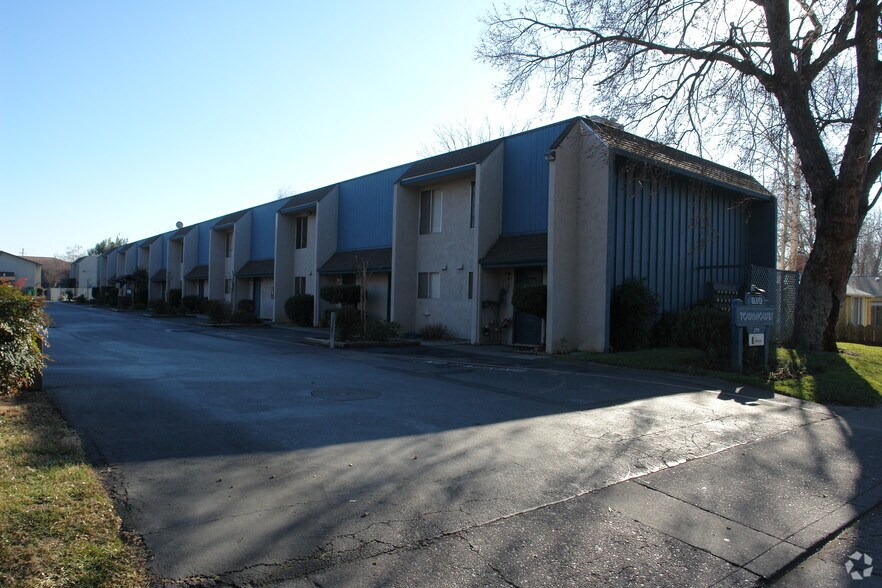 Primary Photo - Rio Townhouses