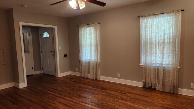 Building Photo - Four Bedroom House Available NICE