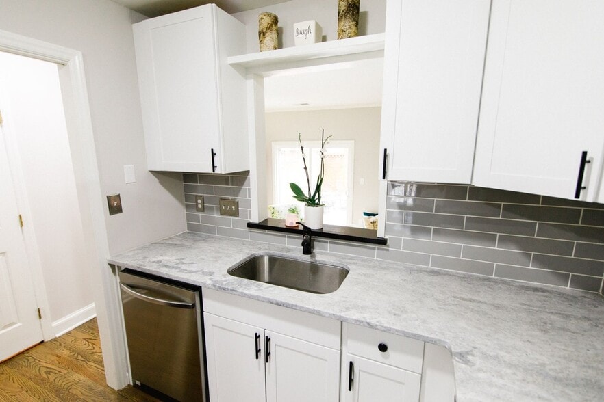 Building Photo - 510 N Poplar St