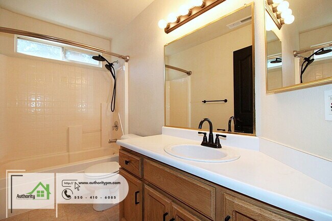 Building Photo - 3527 Savage Dr