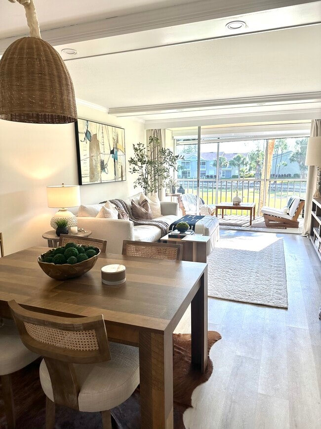 Building Photo - 1083 Forest Lakes Dr