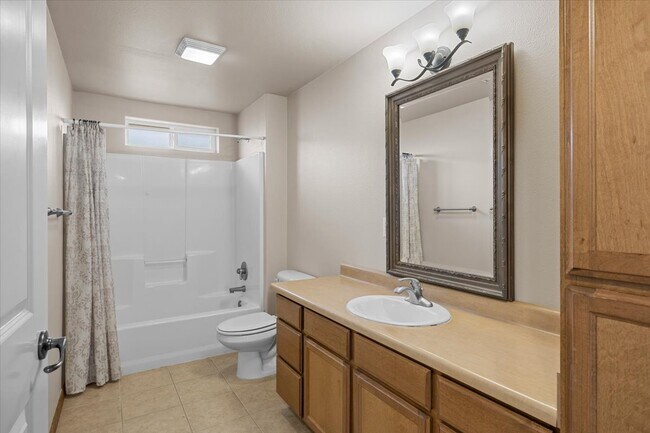 Building Photo - 1041 Compton Way