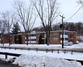 Building Photo - Meadowbrook Apartments