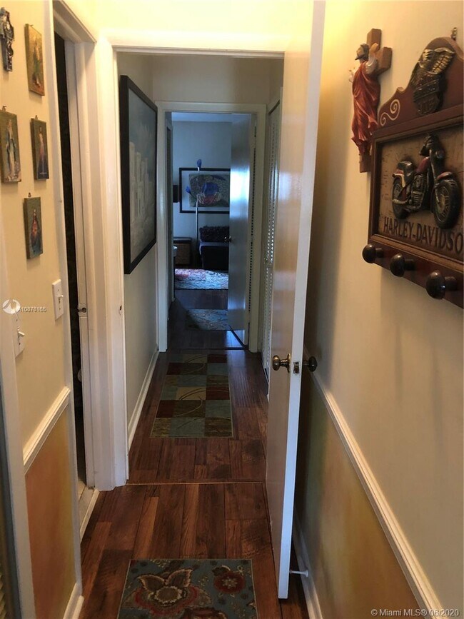 Building Photo - 248  Majorca Ave 248 Coral Gables Fl 33134