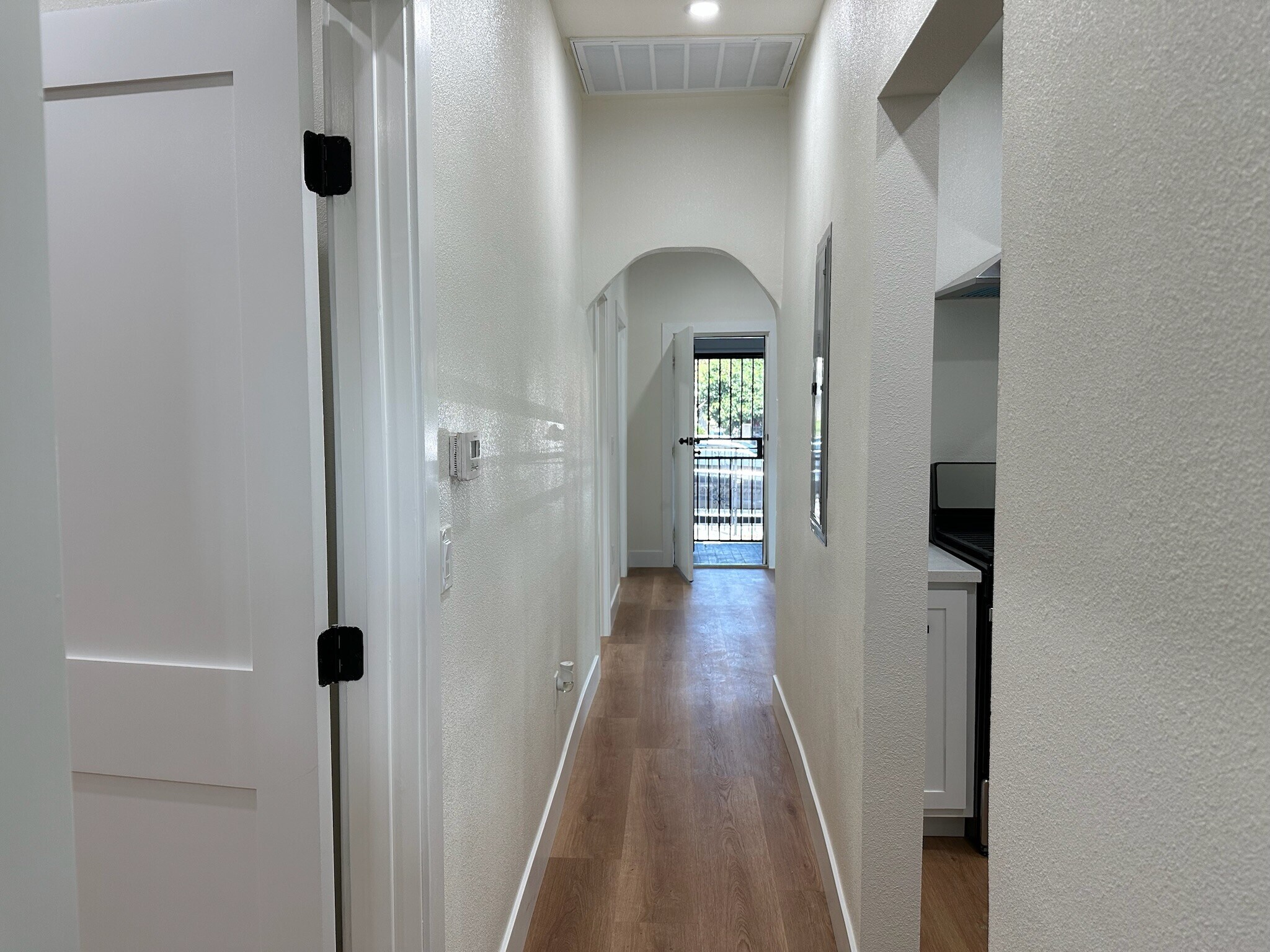 Building Photo - 4858 Ascot Ave