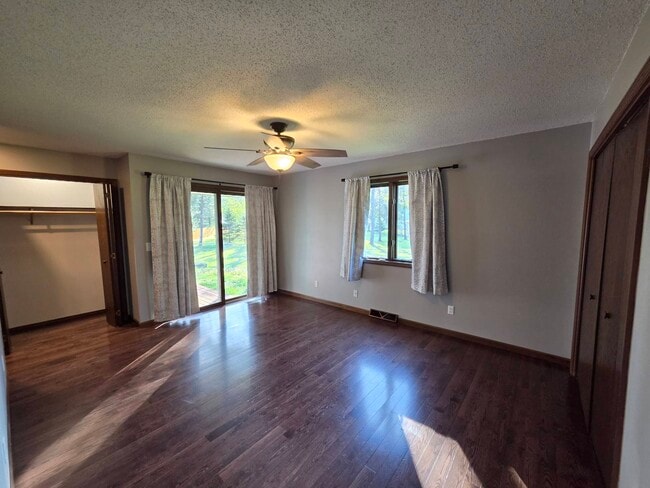 Building Photo - 226451 Kinglet Cir