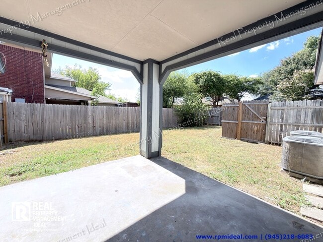 Building Photo - 1801 Quail Run Dr