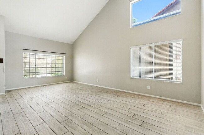Building Photo - 4105 E Frye Rd