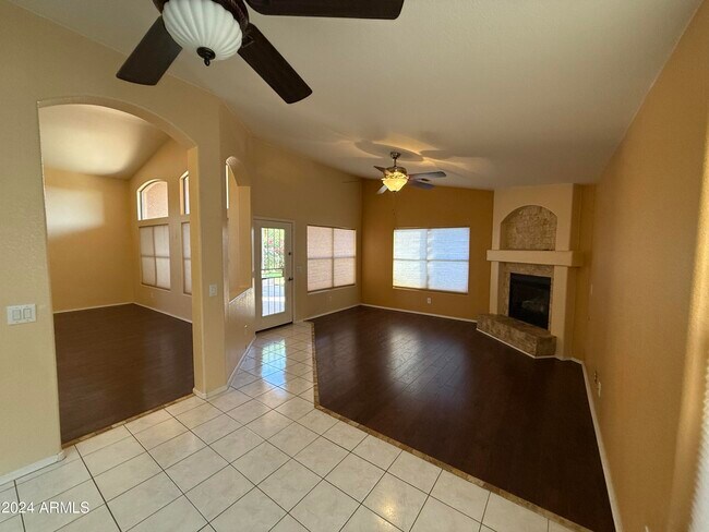 Building Photo - 9641 E Onza Ave
