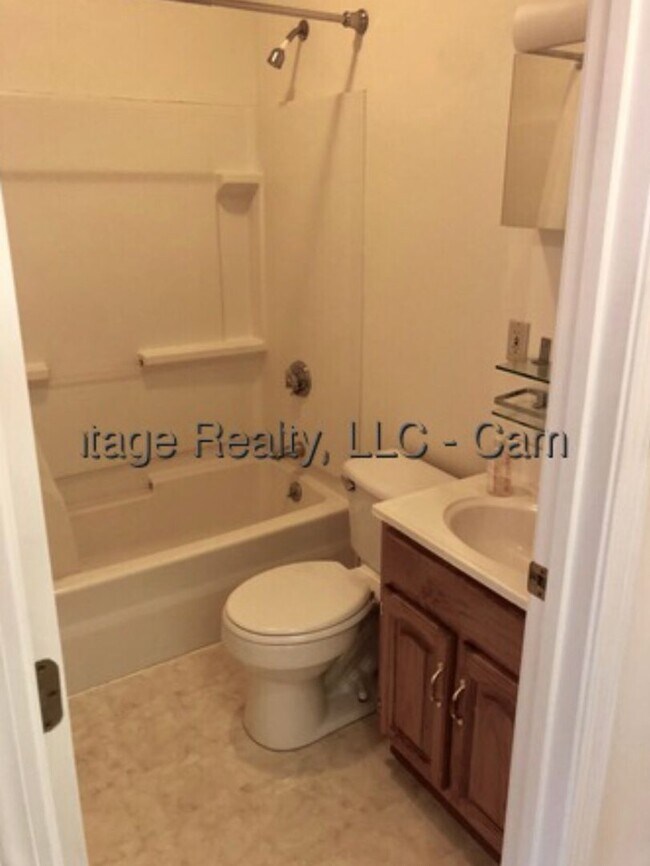 Building Photo - Great 1 Bed Home in East Cambridge + AC