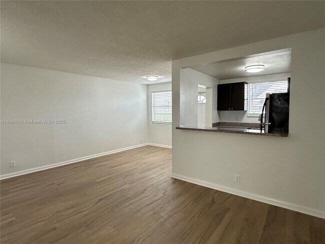 Building Photo - 5661 SW 36th Ct