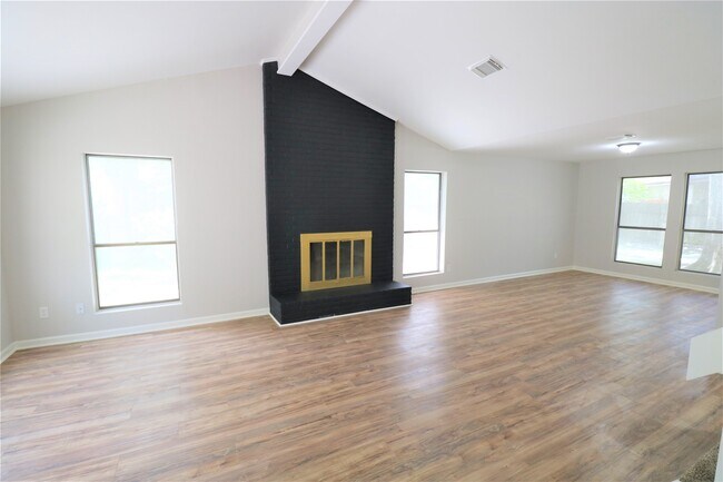 Building Photo - 2705 Wilmington Dr