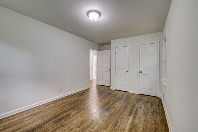 Building Photo - 131 Brookwood Dr SW