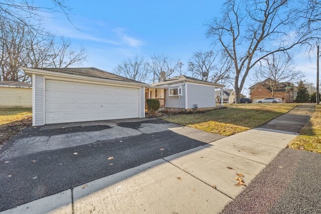 Building Photo - 503 S Benton St