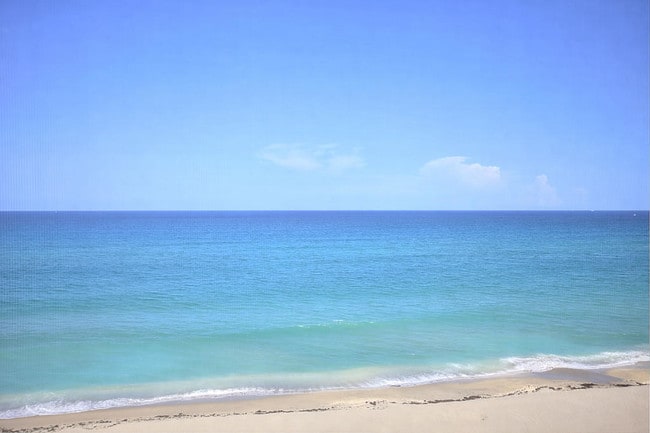 Building Photo - 840 Ocean Dr