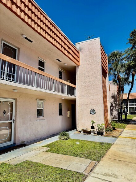 Building Photo - 7610 Stirling Rd