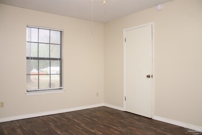 Building Photo - 7608 Wilshire Rd