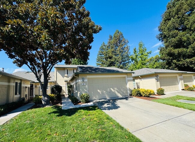 Primary Photo - Spacious Townhouse in the Desired Bancroft...