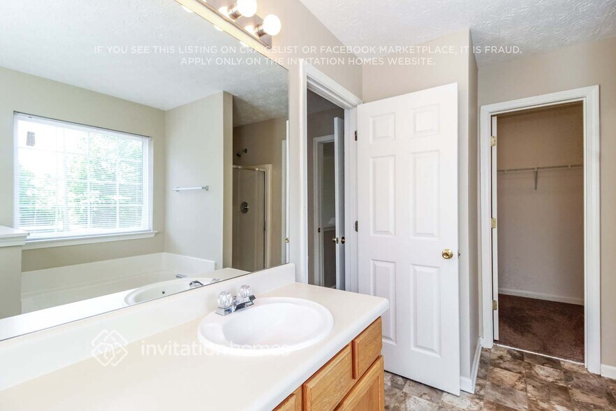 Building Photo - 714 Hillmont Dr
