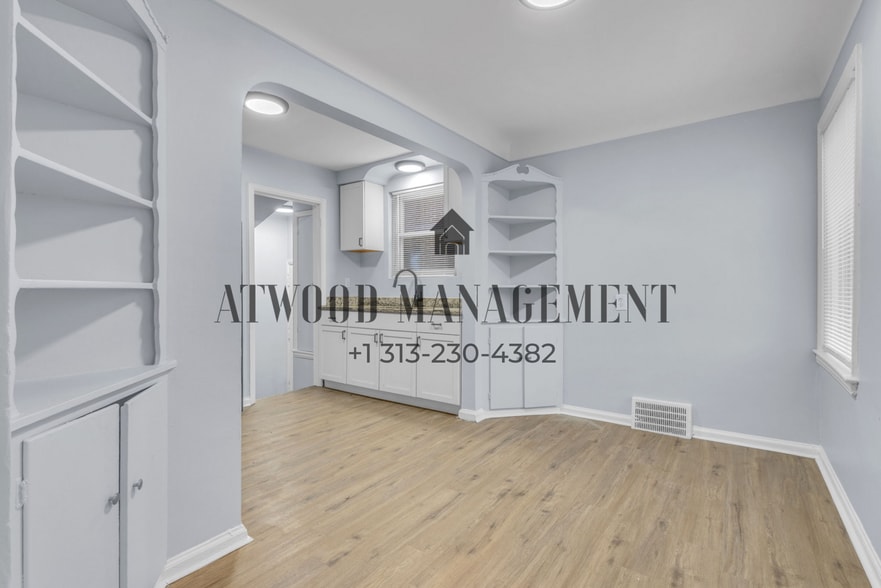 Building Photo - This beautifully updated 4-bedroom, 2-bath single-family home is ready for move-in!