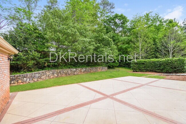 Building Photo - 1176 Hampton Hall Dr NE