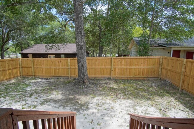 Building Photo - Beautiful Family Home Near Top Schools & N...