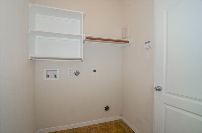 Building Photo - 18314 Fairwood Meadow Ct