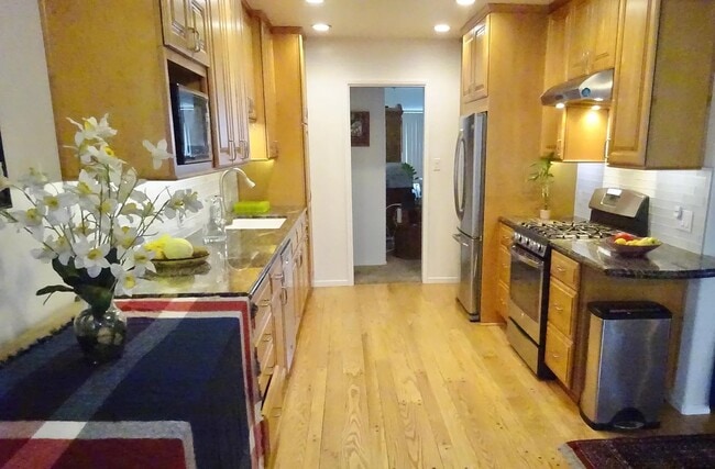 Building Photo - 5460 W 77th St