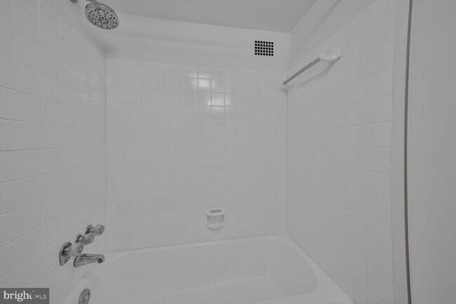 Building Photo - 4201 Cathedral Ave NW