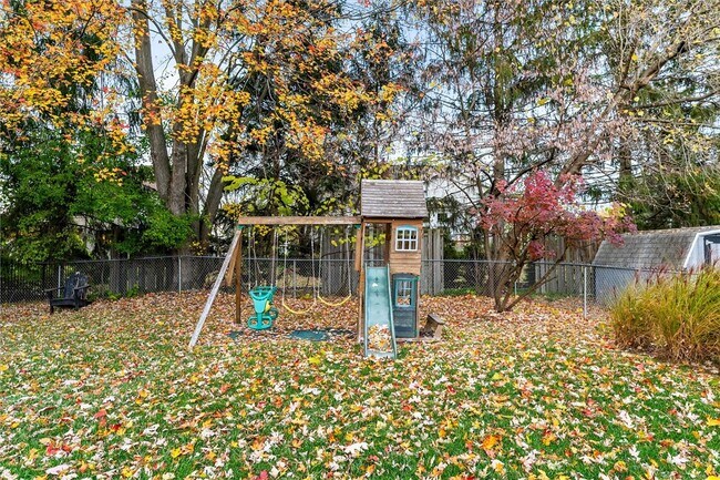 Building Photo - 46 Country Ln