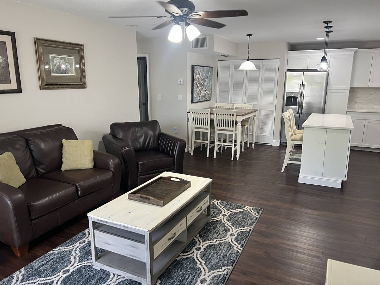 Building Photo - 1258 Pine Ridge Cir W