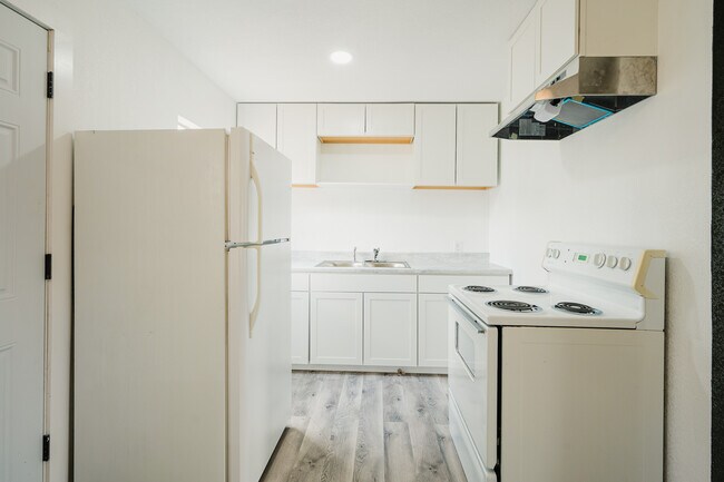 Building Photo - 3106 Eisenhower Rd