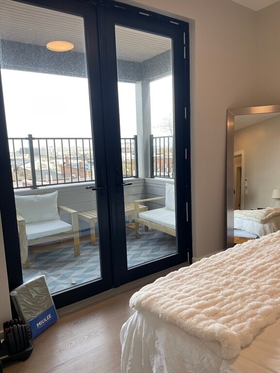 Building Photo - 400 W Broadway