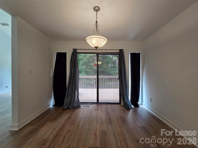 Building Photo - 23 Longbow Ct