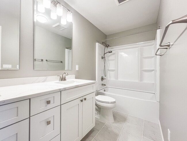 Building Photo - 13128 12th Dr SE