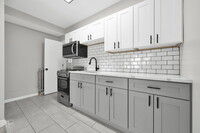 Building Photo - 7715 S South Shore Dr