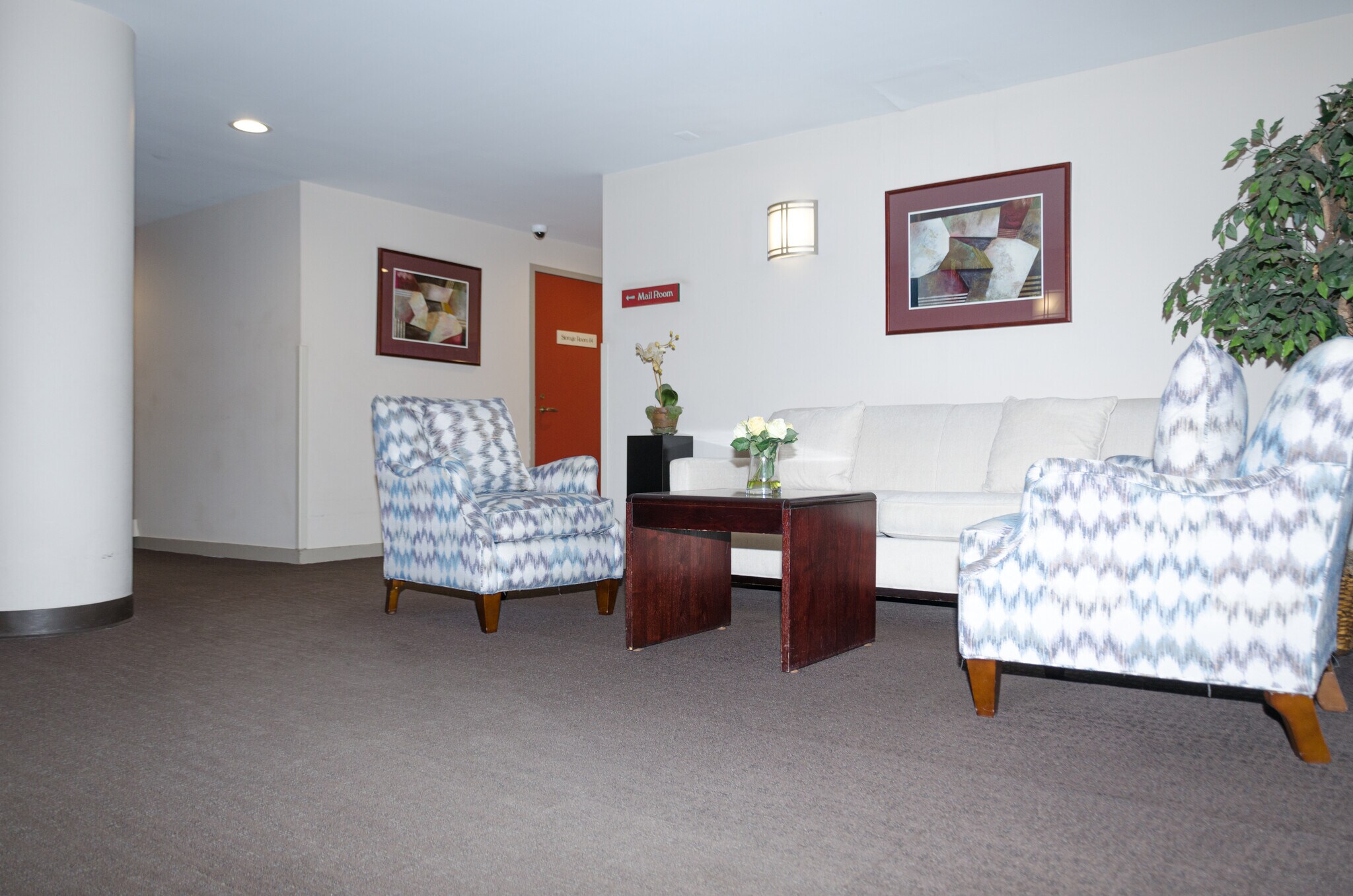 Building Photo - 173 Oak St