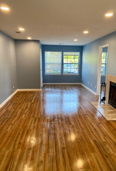 Primary Photo - 1362 E Wyndham Cir