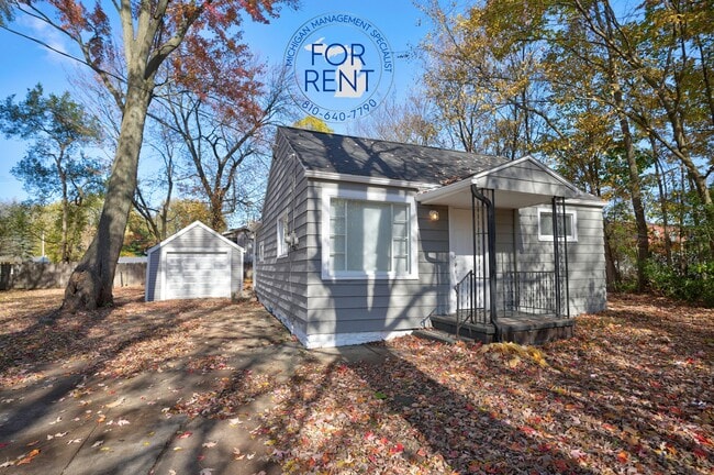 Building Photo - 2429 Lincoln Manor Dr