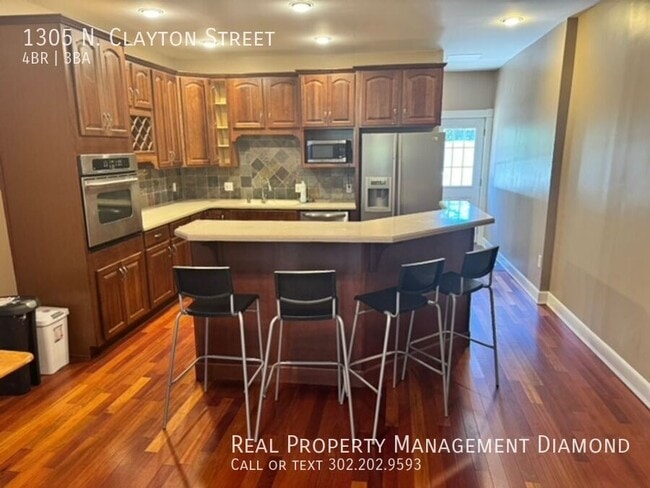 Building Photo - 1305 N Clayton St