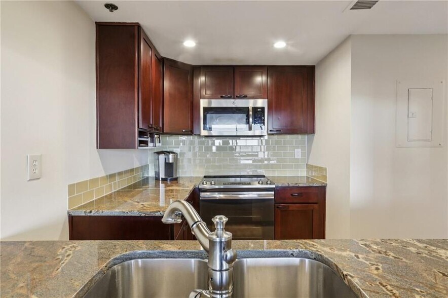 Building Photo - 1130 Piedmont Ave NE