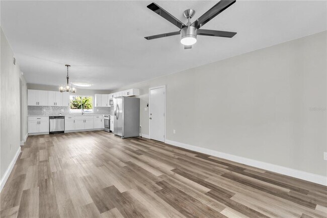Building Photo - 8640 Tahoe Ct