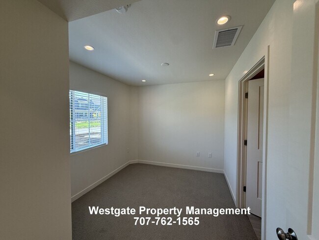 Building Photo - 209 Wellness Wy